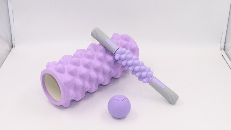ヨガコラム ヨガ器具 33cm スパイク付きフローティングポ - Pilates Yoga Ball のレビューと価格