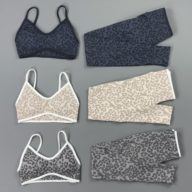 2ピースヨガセット レディース レオパード柄 薄型ストラップ - Pilates Yoga Legging のレビューと価格
